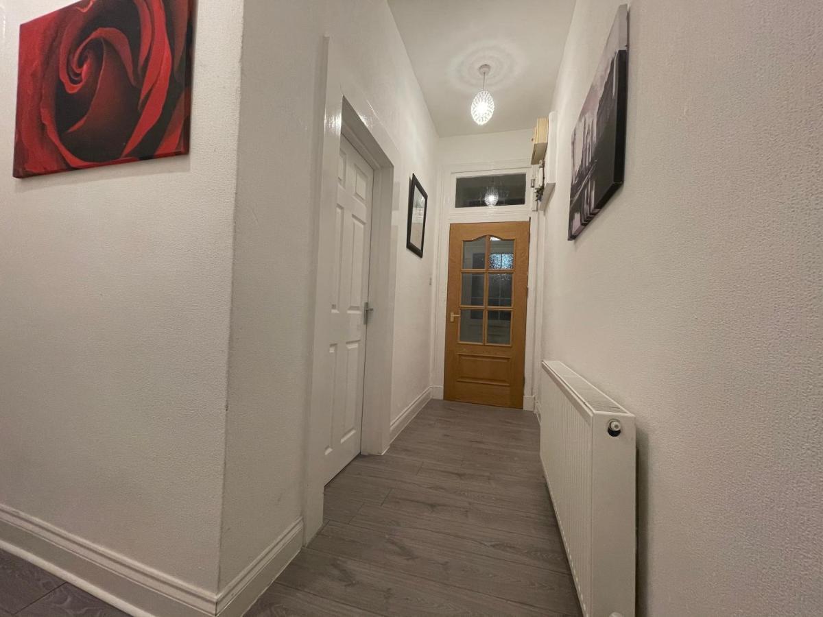 Hla Holytown Apartment Mossend Exterior photo